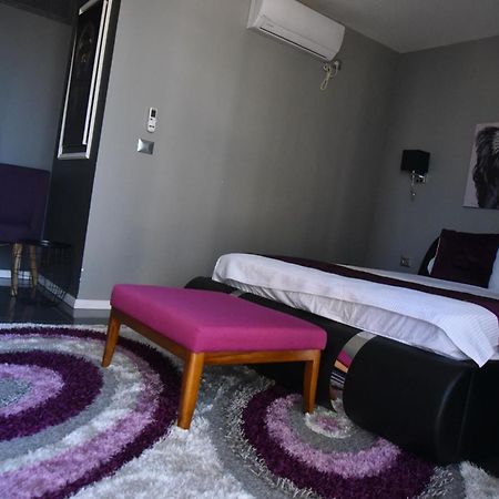 Penthouse Apartment On The Beach Bat Yam Room photo