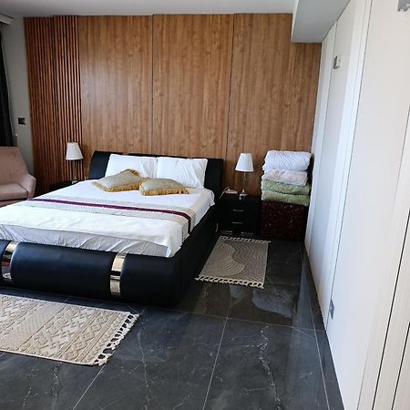 Penthouse Apartment On The Beach Bat Yam Exterior photo