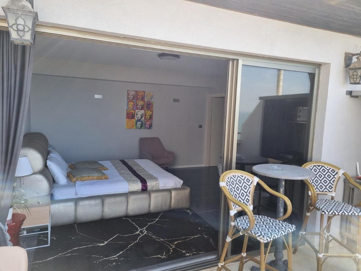 Penthouse Apartment On The Beach Bat Yam Exterior photo