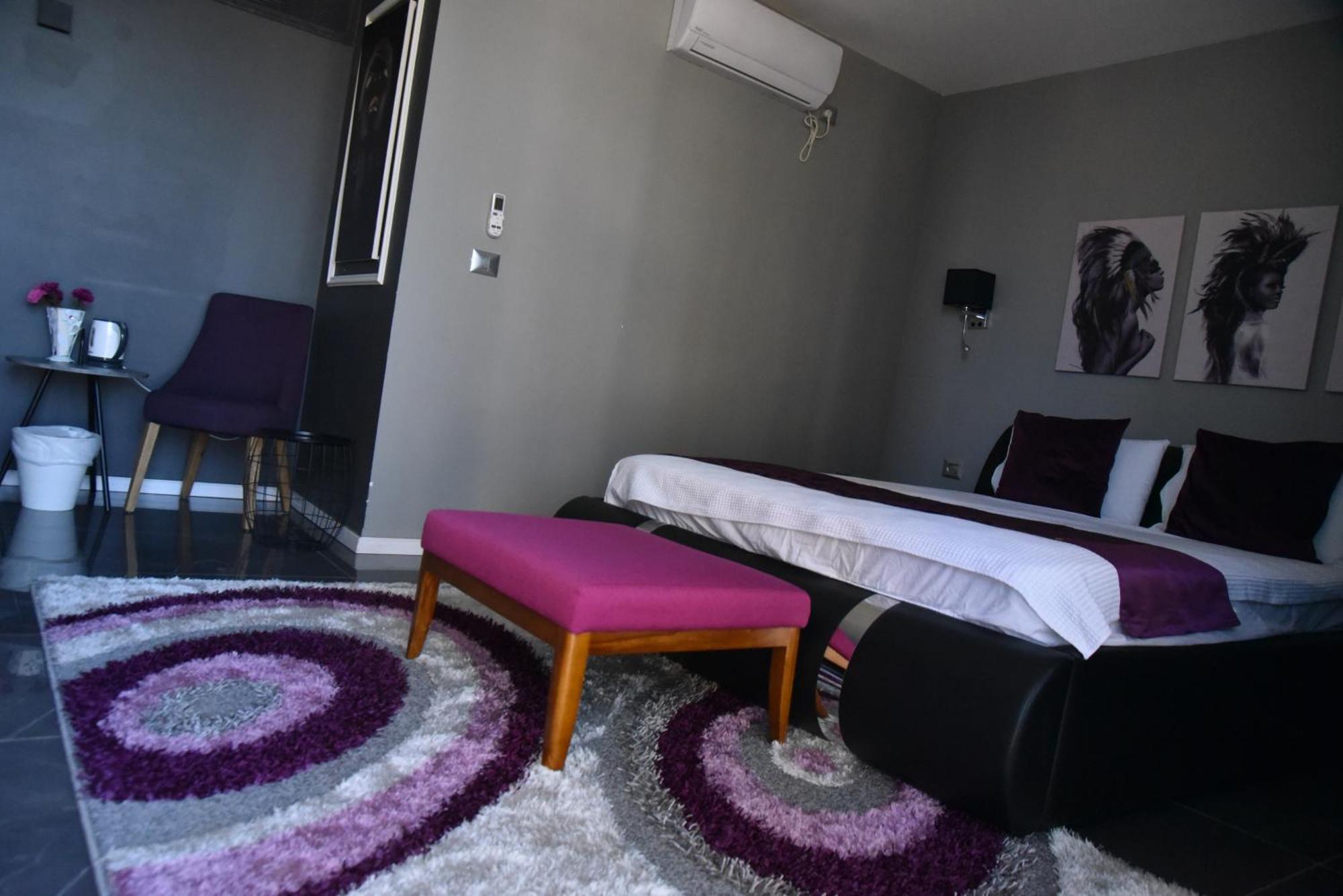 Penthouse Apartment On The Beach Bat Yam Room photo