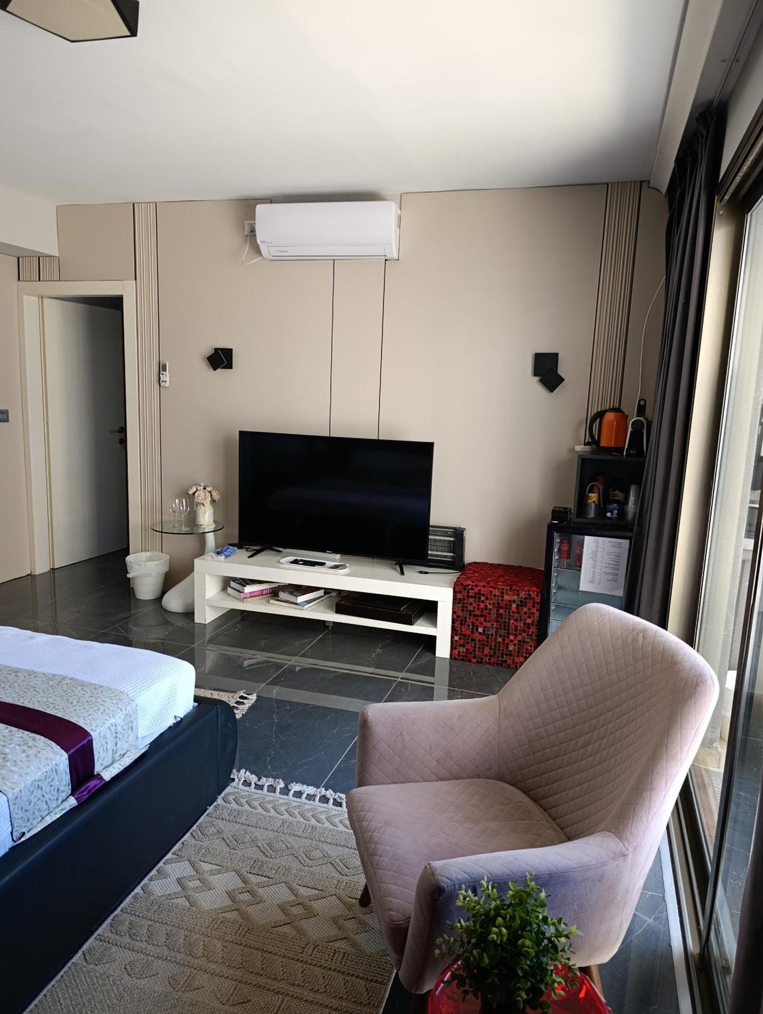 Penthouse Apartment On The Beach Bat Yam Room photo
