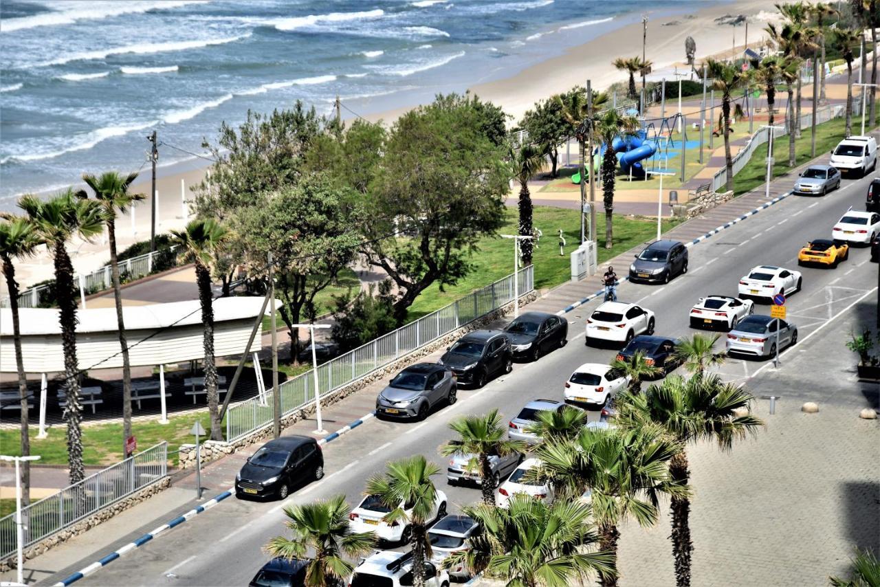 Penthouse Apartment On The Beach Bat Yam Exterior photo