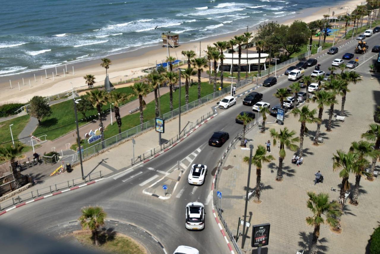 Penthouse Apartment On The Beach Bat Yam Exterior photo