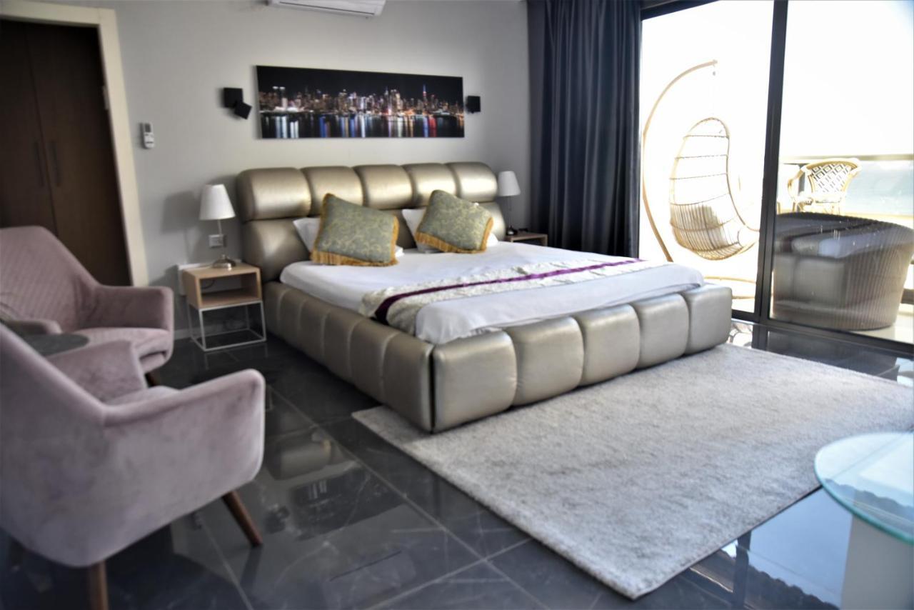 Penthouse Apartment On The Beach Bat Yam Exterior photo