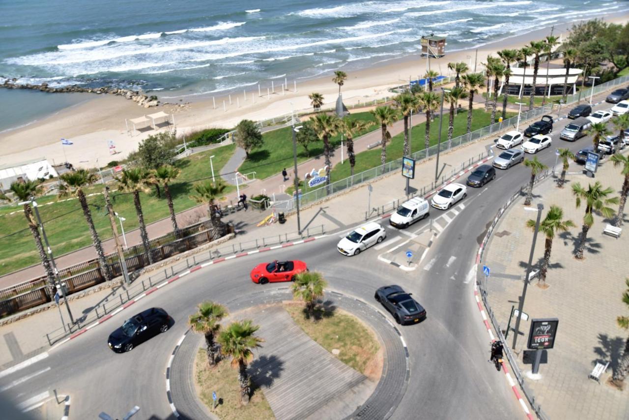 Penthouse Apartment On The Beach Bat Yam Exterior photo