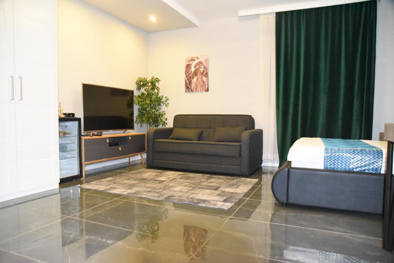 Penthouse Apartment On The Beach Bat Yam Exterior photo