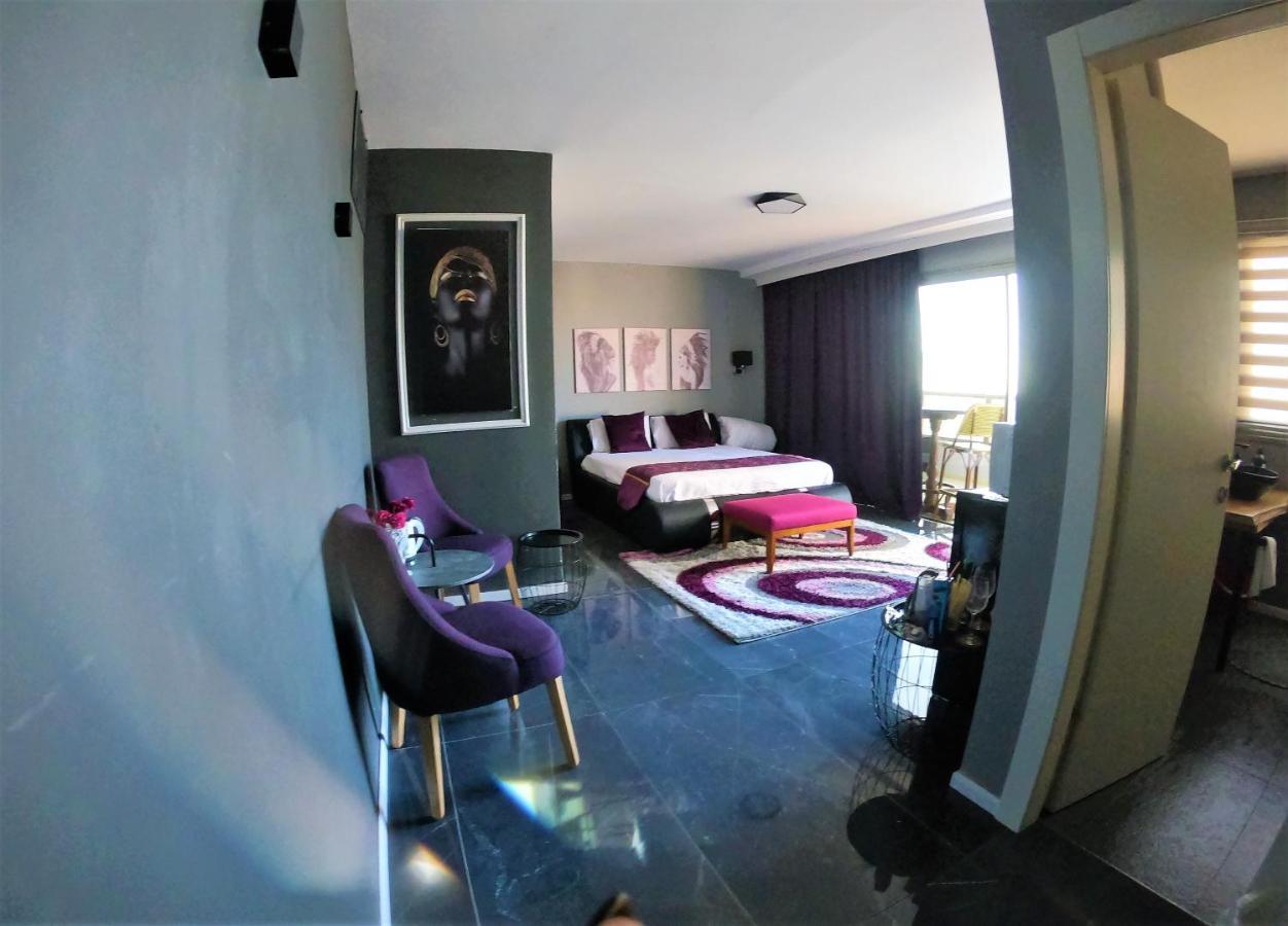 Penthouse Apartment On The Beach Bat Yam Exterior photo
