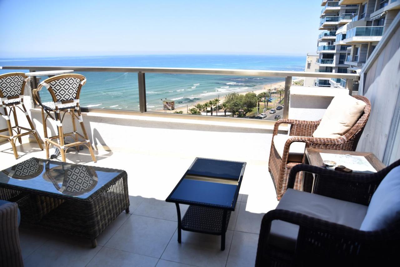 Penthouse Apartment On The Beach Bat Yam Exterior photo